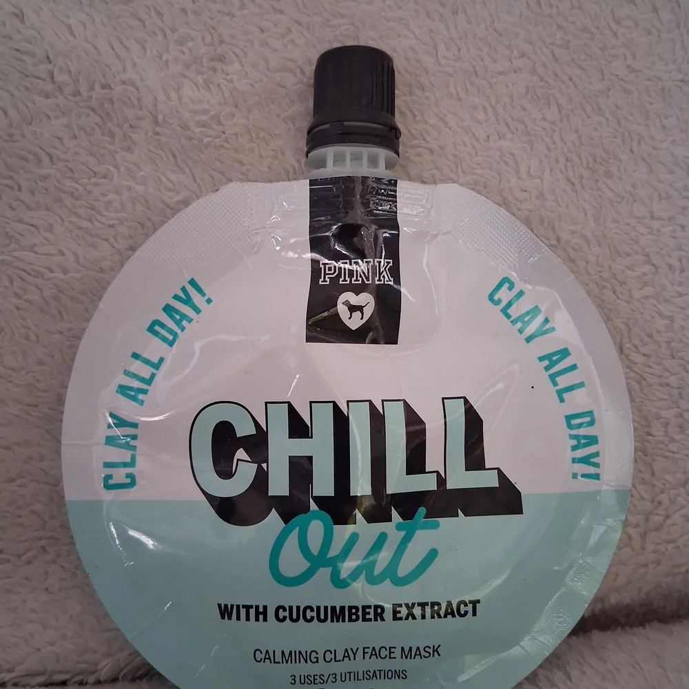 PINK Victoria's Secret Chill Out Clay Face Mask
